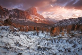 První sníh (Dolomity, Itálie)