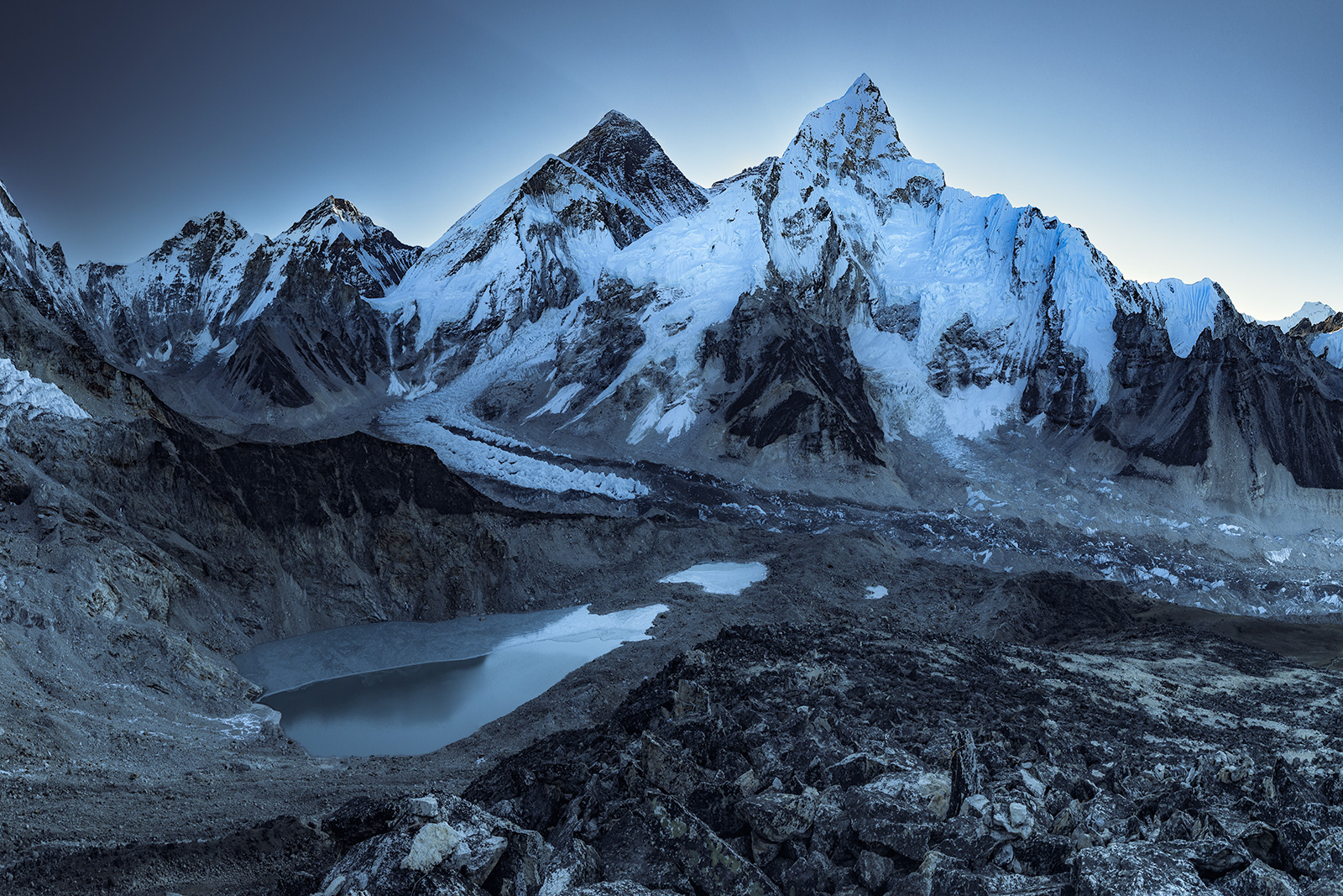 Mrazivá noc pod Everestem (Himaláje, Nepál)