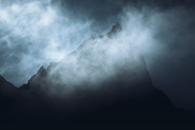 Klid před bouří (Himaláje, Nepál)